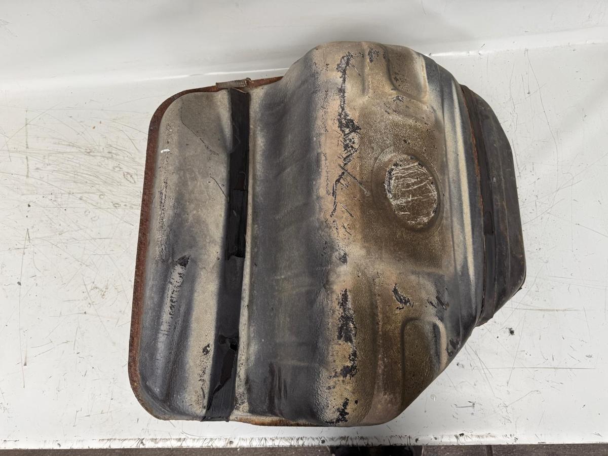 Audi 100 C4 original Kraftstoffbehälter Benzintank Tank 2.3 98kW Benzin BJ91